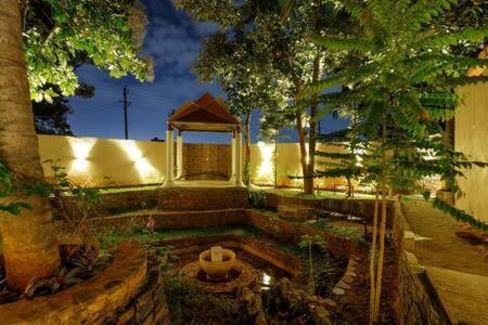 Golden Radiance Airyaman Spa & Pool Villa Breakfast & Spa Included Mysore Eksteriør billede